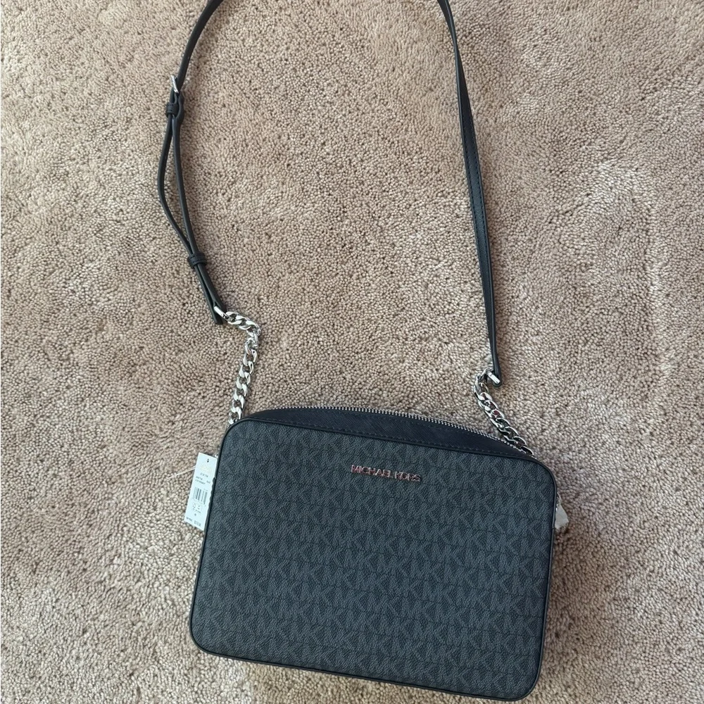 Michael Kors NWT Black AND silver Crossbody Bag - Picture 3 of 8